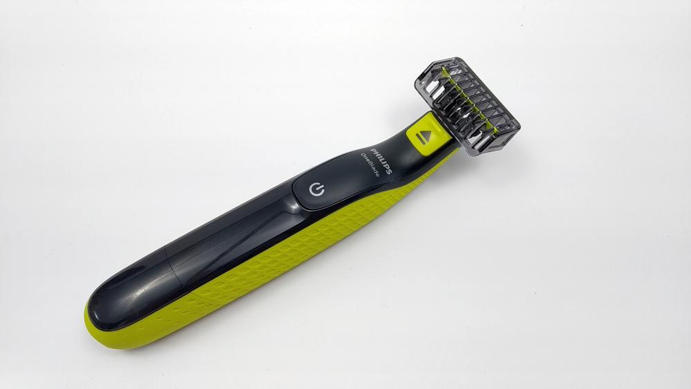 Recenze na hybridní zastřihovač vousů Philips OneBlade QP2520/20 jsou velmi pozitivní