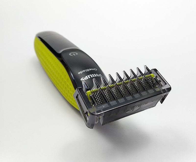 Mezi uživateli převládají pozitivní recenze na zastřihovač vousů Philips OneBlade QP2520/20